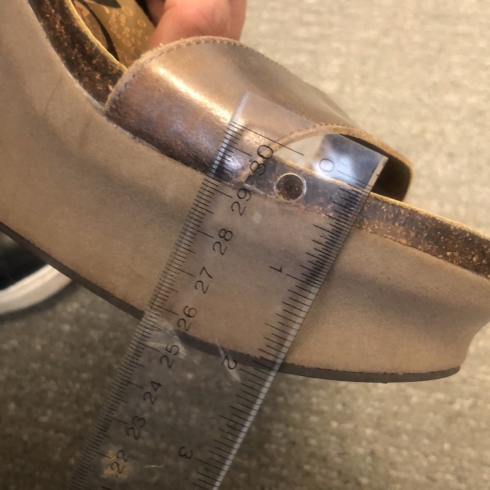 Never Worn Bushnell Wedge Sandal - Picture 7 of 8